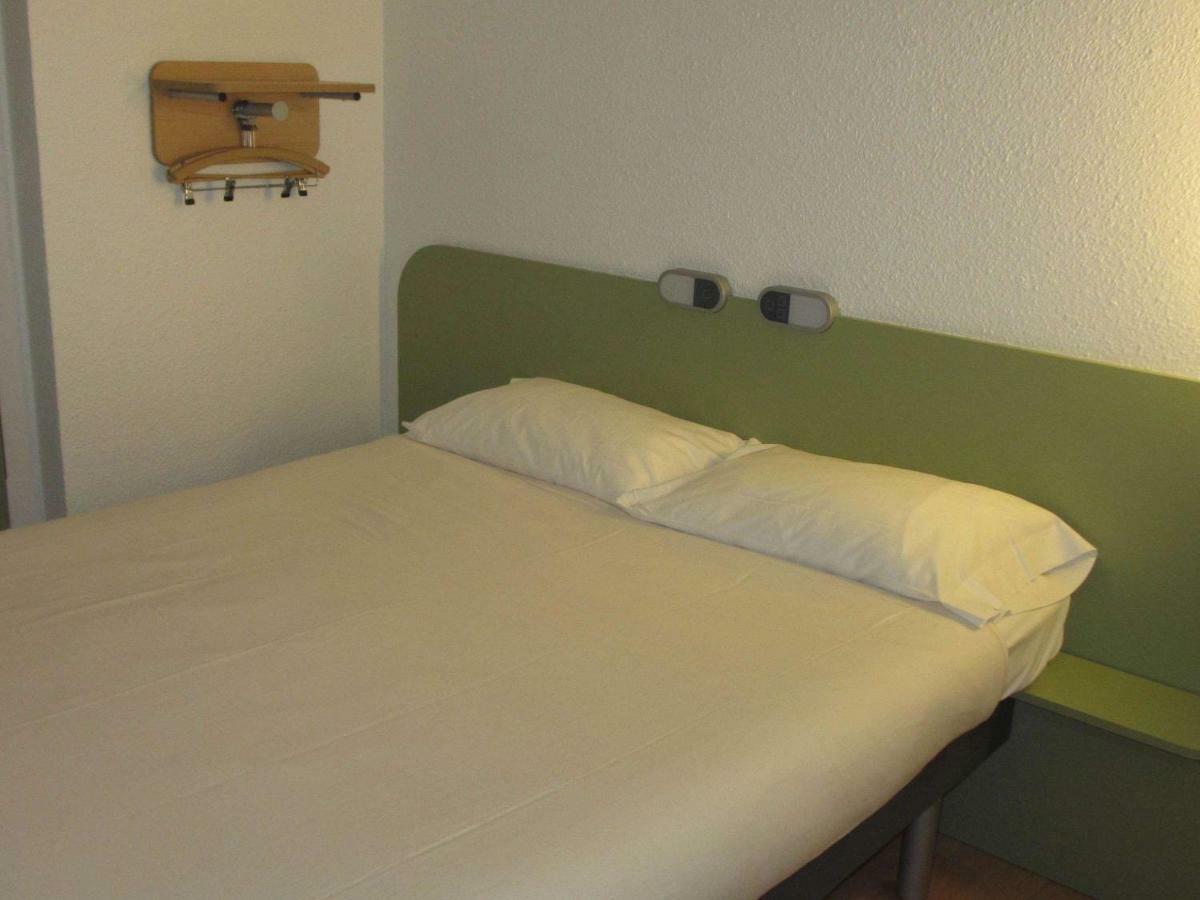 Ibis Budget Aix En Provence Est Le Canet Meyreuil Exterior foto